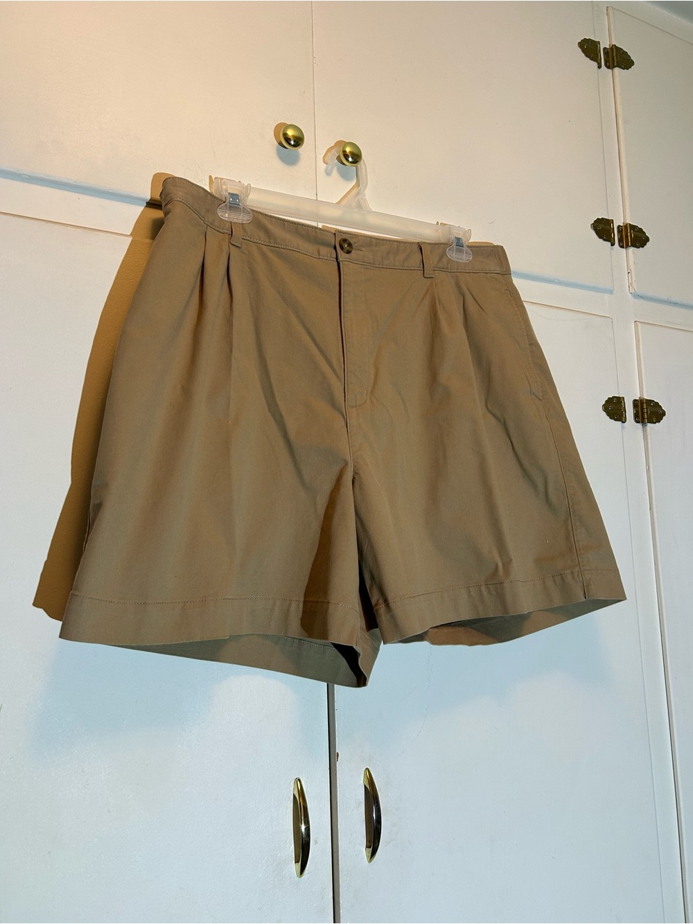 Old Navy Women’s Khaki Flat-Front Shorts